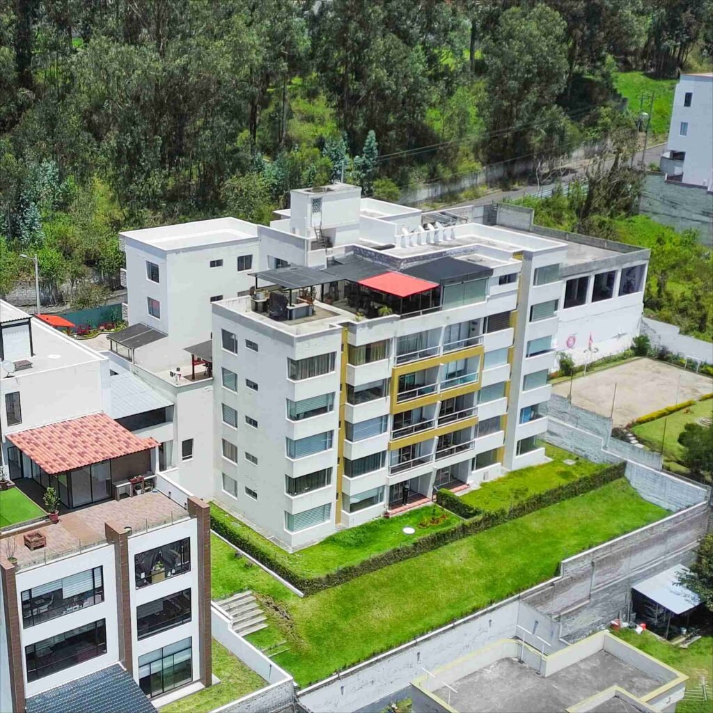 Foto del Edificio Belo Horizonte en La Armenia, Valle de los Chillos en Quito. Huasipichai